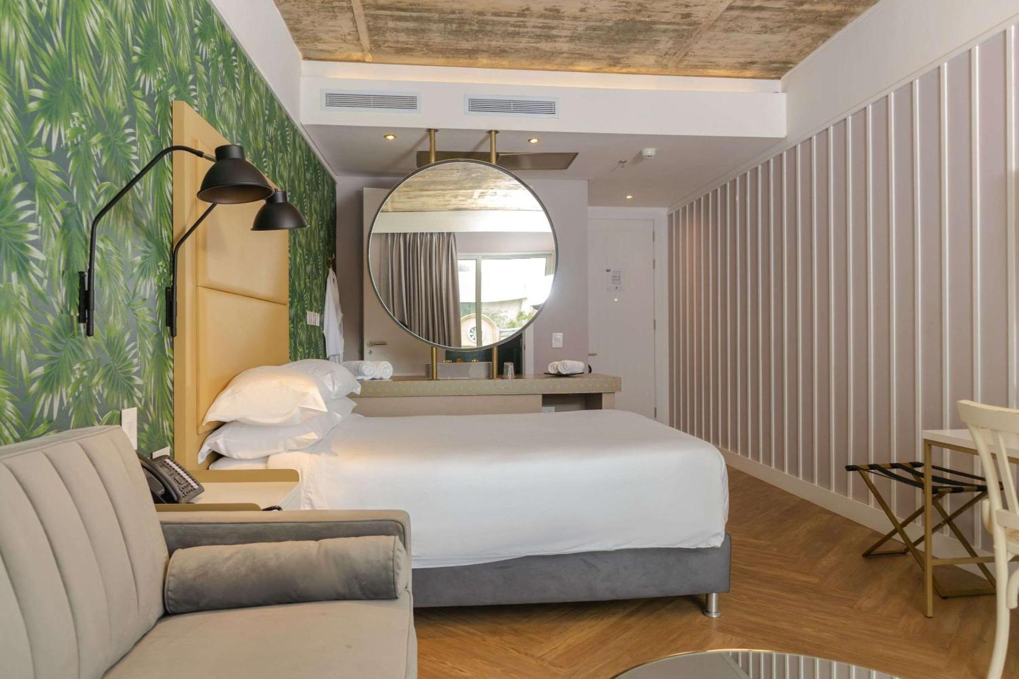 Faranda Collection Barranquilla, A Member Of Radisson Individuals Hotel Barranquilla  Eksteriør billede Deluxe room