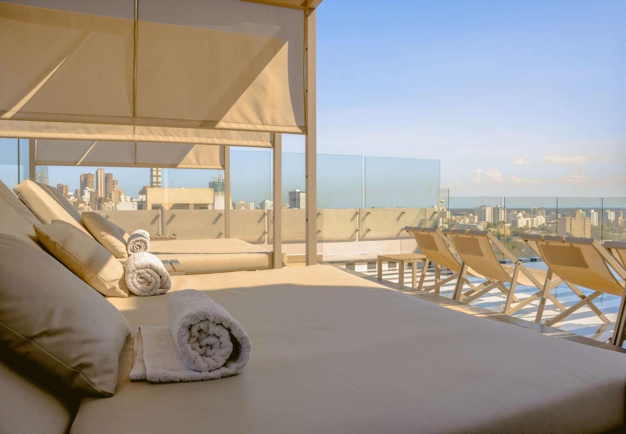 Faranda Collection Barranquilla, A Member Of Radisson Individuals Hotel Barranquilla  Eksteriør billede Rooftop pool